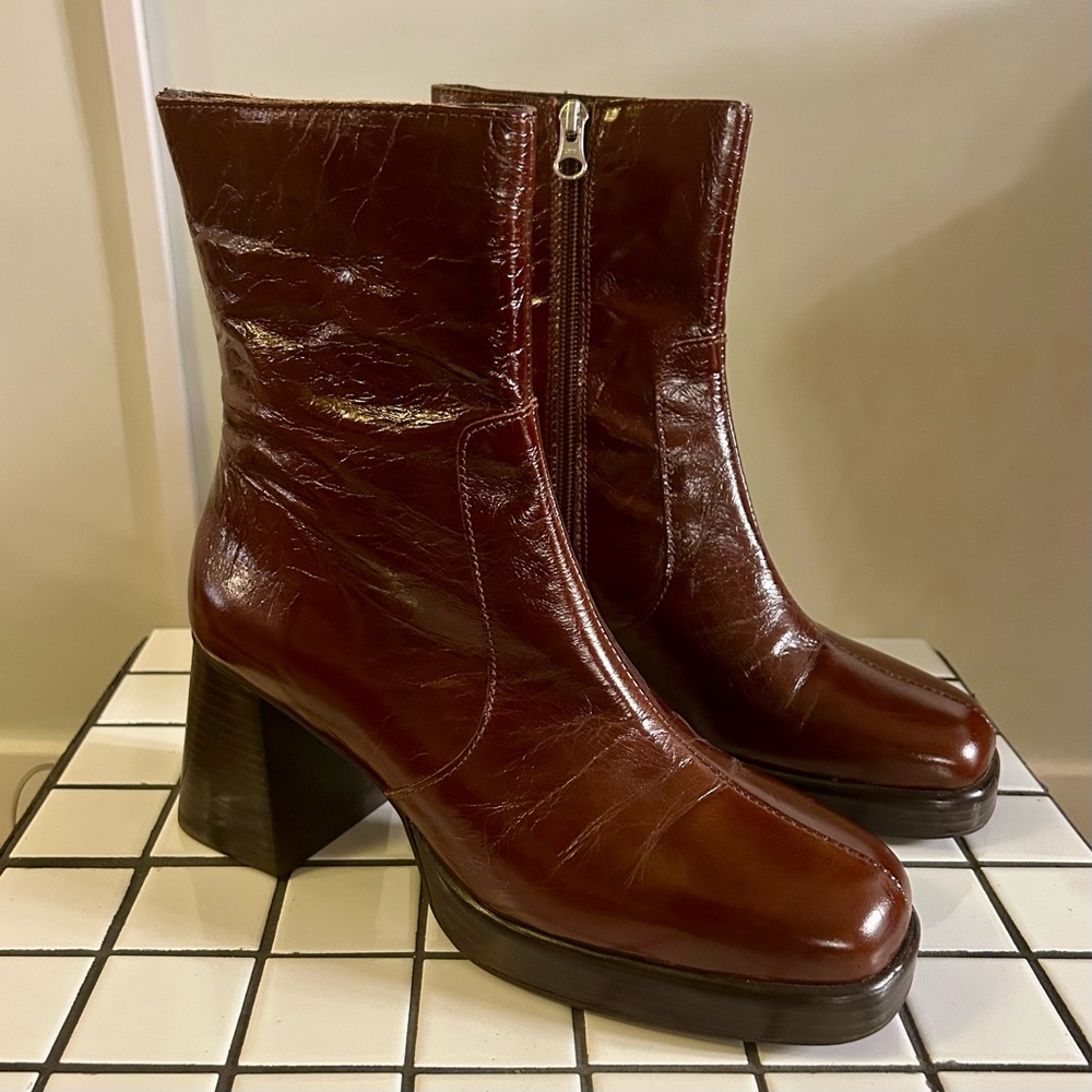L’intervalle Sullivan Chestnut Brown Leather Chunky Heel Boots, sz EU 40 / US 10